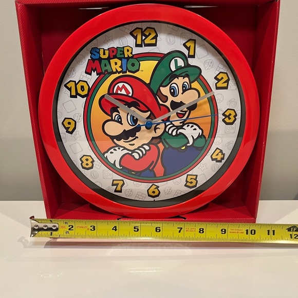 NEW 10" Mario & Luigi Wall Clock - New in Box - from Nintendo - Picture 2 of 3